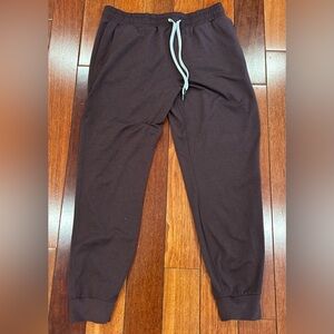 Vuori Performance Joggers - Medium, Maroon